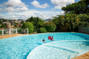 Jardin d'Ivandry Piscine et terrasse